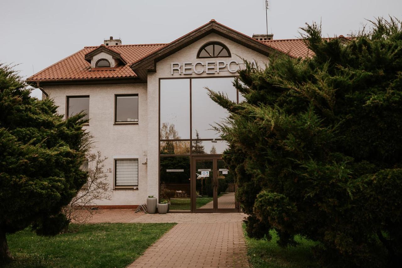 Hotel Garden Oleśnica Eksteriør billede