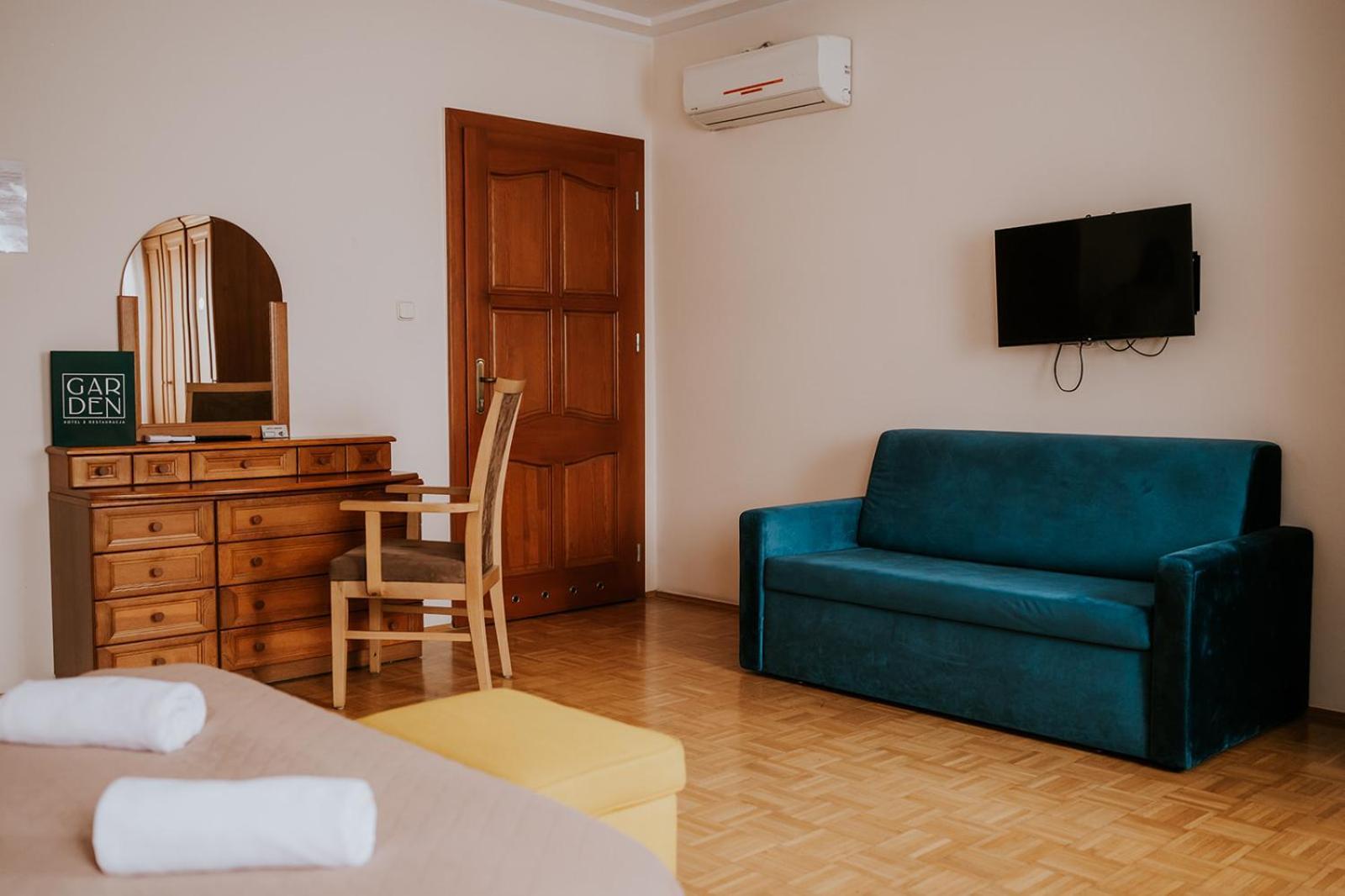 Hotel Garden Oleśnica Eksteriør billede