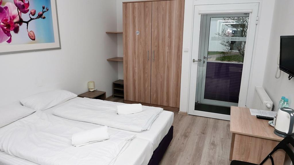 Hotel Garden Oleśnica Eksteriør billede