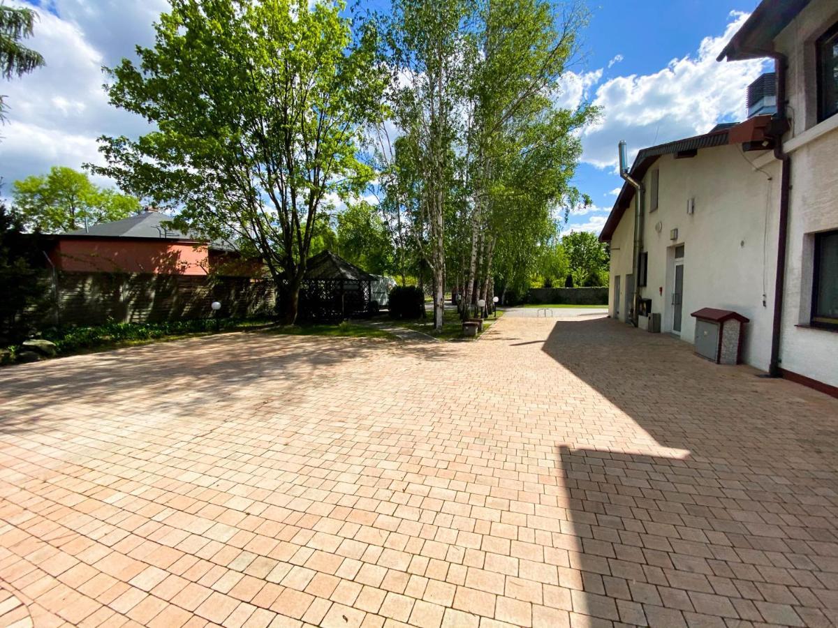 Hotel Garden Oleśnica Eksteriør billede
